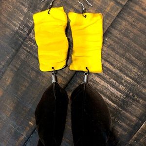 Feather and leather earrings
